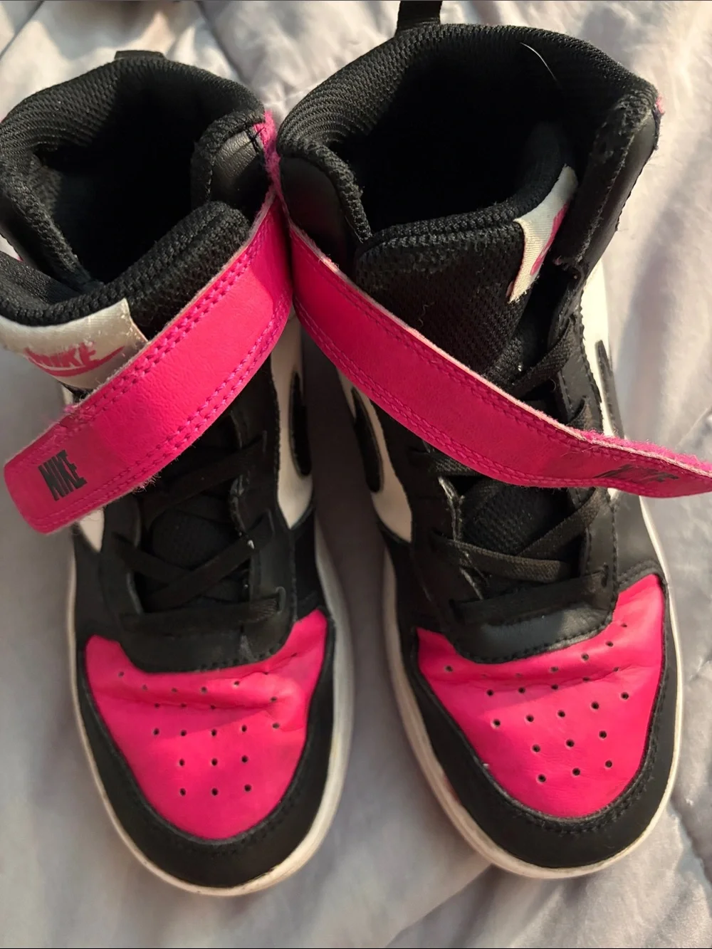 Nike Kids High-Top Sneakers in Bright Pink and Black Size 3Y